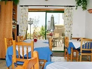 La Vista מלון 2*